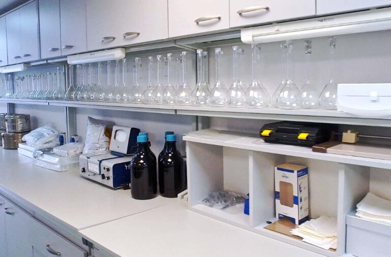 Lab Research Facility Equipment